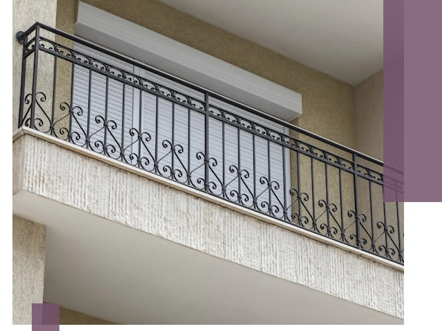 Балконные ограждения из металла и стекла в Балакове для домов