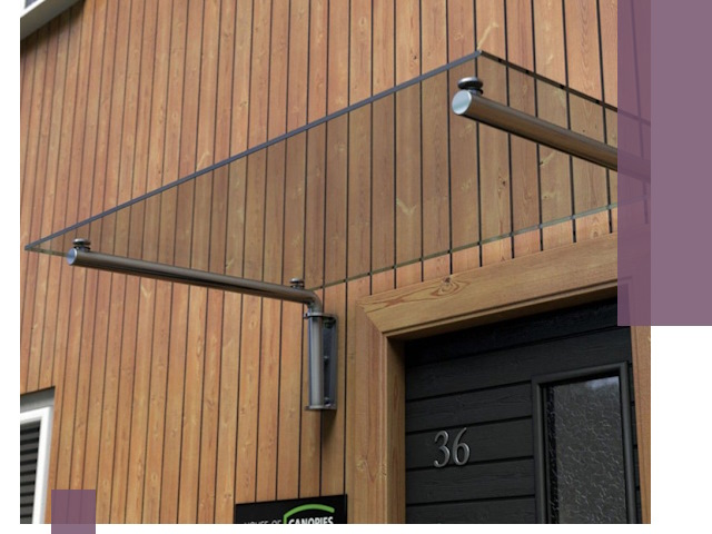 Стеклянные козырьки на входы и фасады в Балакове