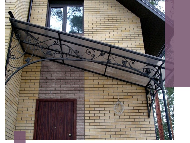 Односкатные козырьки из металла под ключ в Балакове